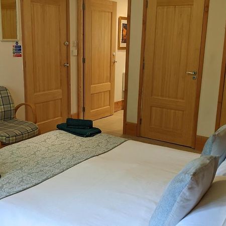 Owl Lodge Bed & Breakfast Kilmuir  外观 照片