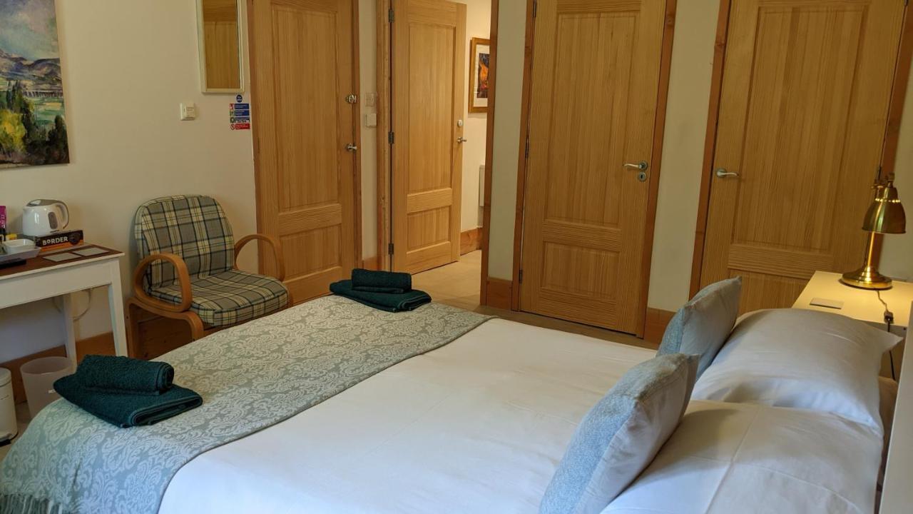 Owl Lodge Bed & Breakfast Kilmuir  外观 照片