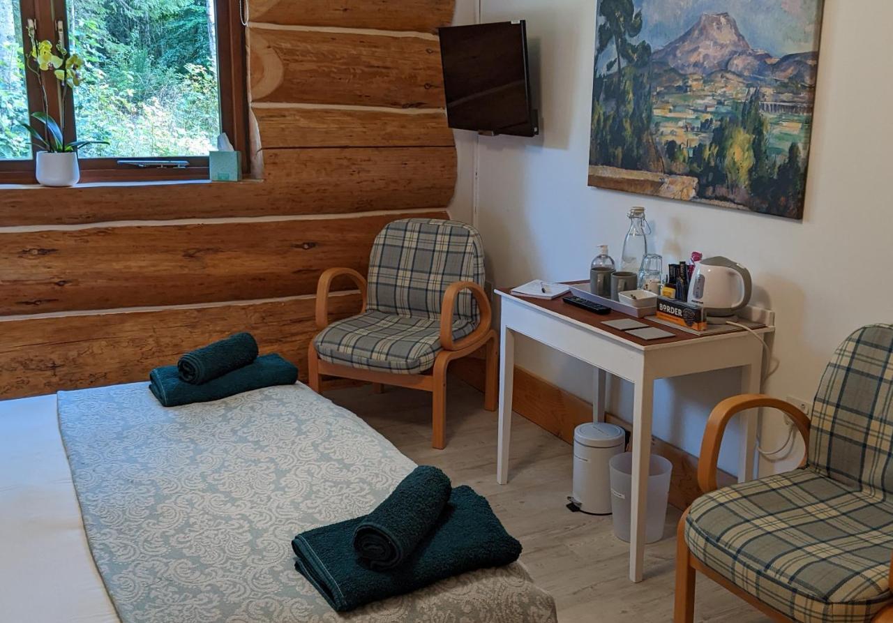 Owl Lodge Bed & Breakfast Kilmuir  外观 照片